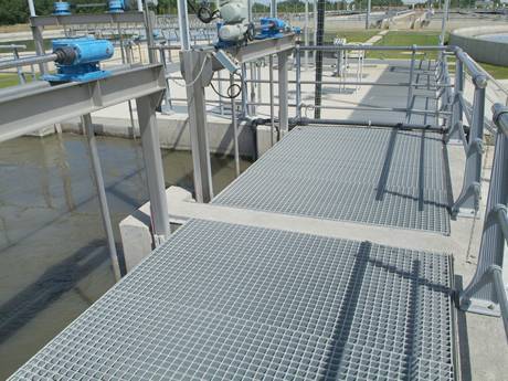 Cement plant steel grating is used as platform.
